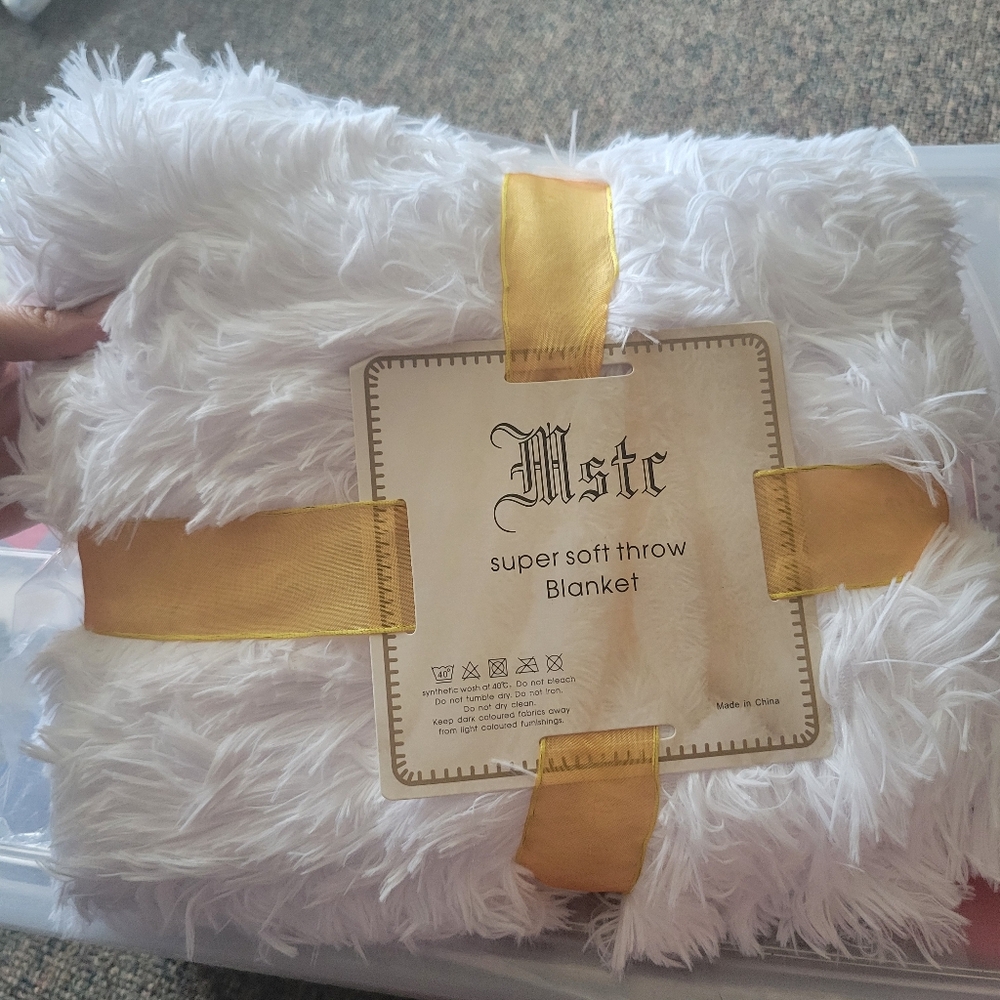 Faux Fur Throw Blanket 50 Inch x 60 Inch Reversible Soft Fuzzy